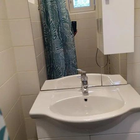 לינה וארוחת בוקר Adele